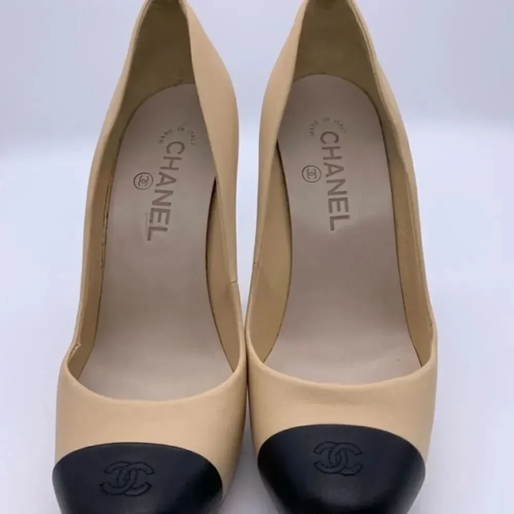 ✨ 3x HOST PICK🍸✨ Chanel Beige & Black Captoe Pumps_ AUTHENTIC✨